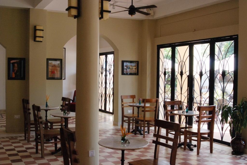 Hotel The Columns Kampot Exterior foto