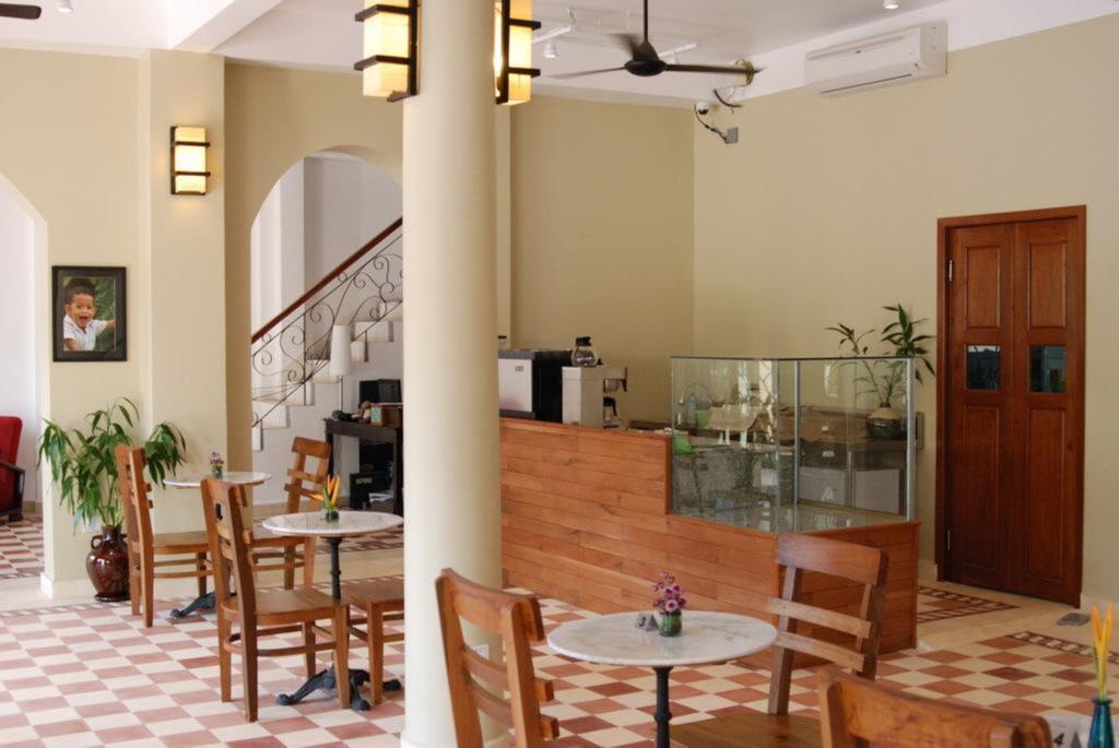 Hotel The Columns Kampot Exterior foto