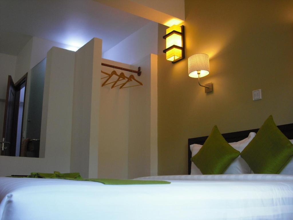 Hotel The Columns Kampot Habitación foto