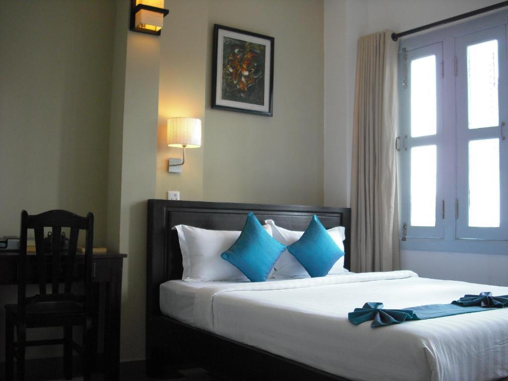 Hotel The Columns Kampot Habitación foto