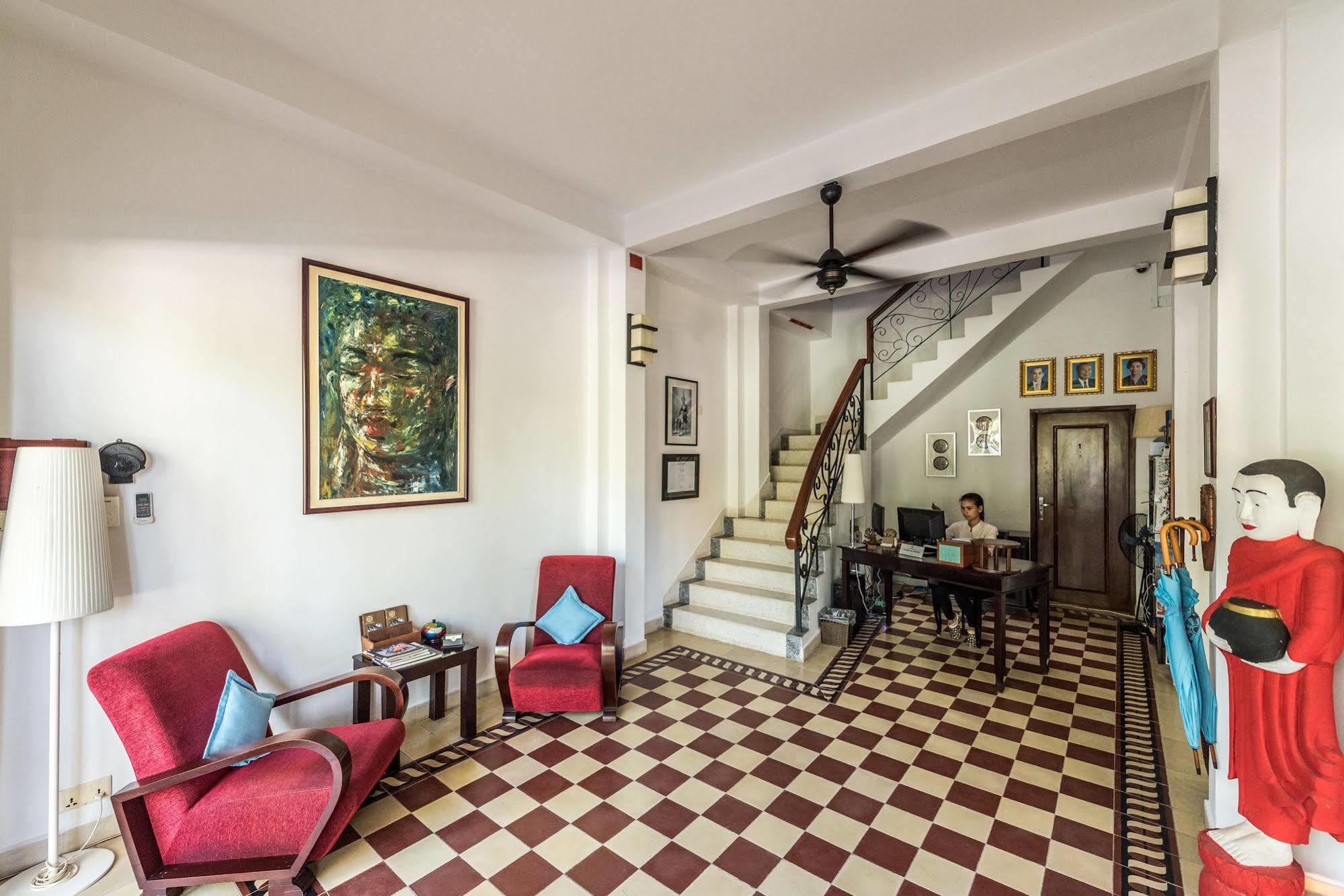 Hotel The Columns Kampot Exterior foto