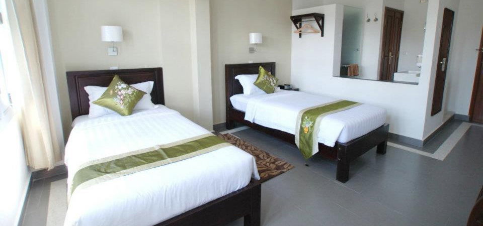 Hotel The Columns Kampot Exterior foto